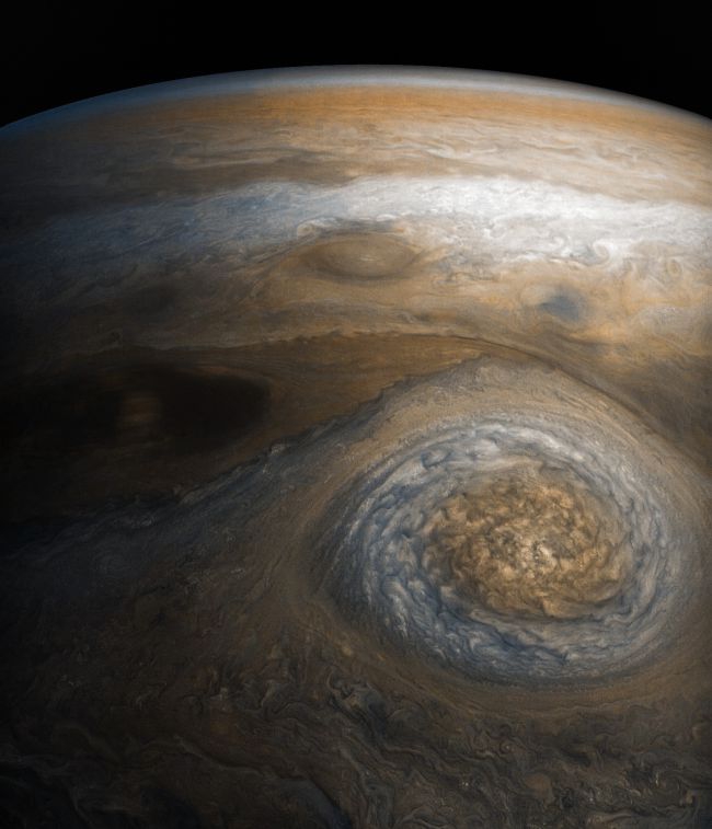 “朱诺号”观测木星反气旋